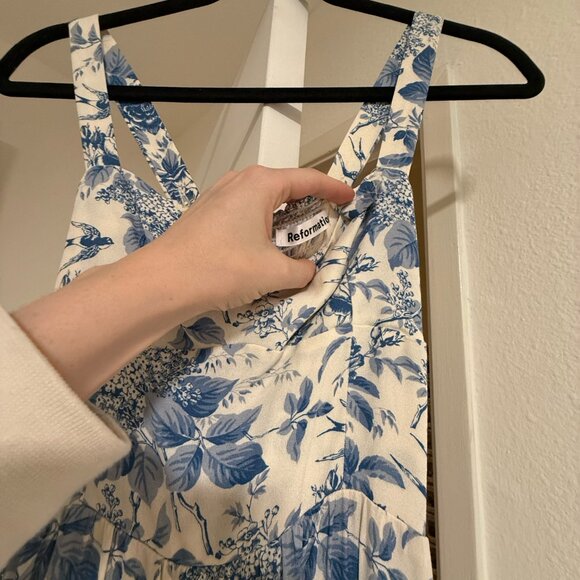 Beautiful blue and white reformation midi dress - Picture 4 of 4